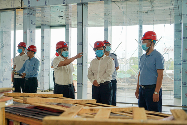 1653619548140602.jpg 經(jīng)開區(qū)黨工委調(diào)研綿陽(yáng)機(jī)場(chǎng)T2航站樓項(xiàng)目建設(shè)情況.jpg