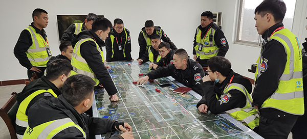 1681885186135722.jpg 以培訓(xùn)促根基 以演練夯基礎(chǔ) 綿陽機場消防護衛(wèi)部多措并舉防火災(zāi)隱患3.jpg